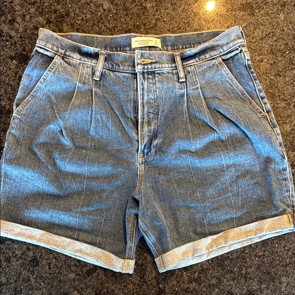 Abercrombie Ultra High Rise Pleated Denim Cuff Short